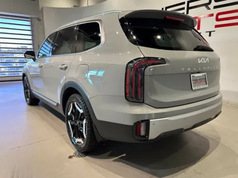 More photos of 2023 Kia Telluride EX at Fishers Imports - North West, IN
