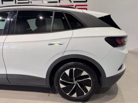 More photos of 2021 Volkswagen ID.4 Pro S at Fishers Imports - North West, IN