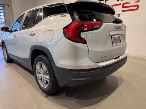 More photos of 2021 GMC Terrain SLE at Fishers Imports - North West, IN