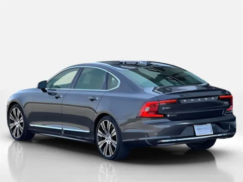 More photos of 2021 Volvo S90 Inscription at Noblesville Imports, IN