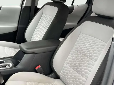 More photos of 2019 Chevrolet Equinox LT at Noblesville Imports, IN