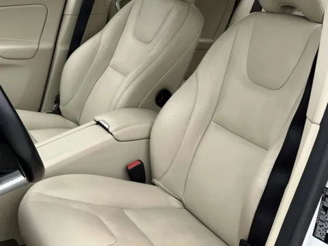 More photos of 2015 Volvo XC60 T6 Premier Plus at Noblesville Imports, IN