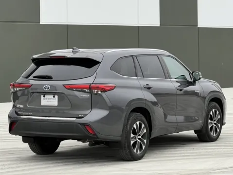Photos of 2020 Toyota Highlander Hybrid XLE for sale in Noblesville, IN at Noblesville Imports