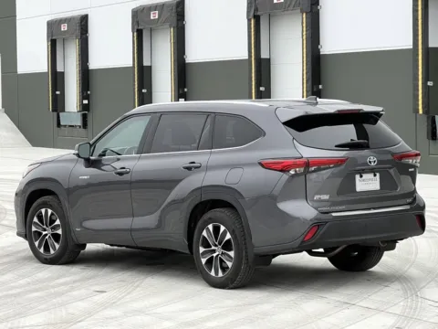More photos of 2020 Toyota Highlander Hybrid XLE at Noblesville Imports, IN