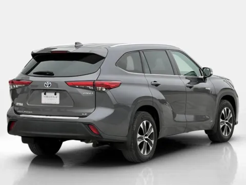 Photos of 2020 Toyota Highlander Hybrid XLE for sale in Noblesville, IN at Noblesville Imports