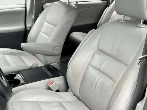 More photos of 2015 Toyota Sienna XLE at Noblesville Imports, IN