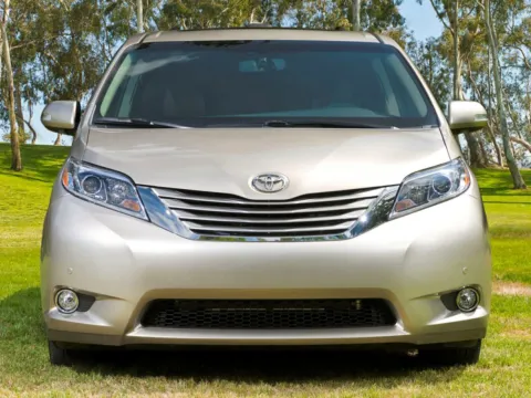 Gray 2015 Toyota Sienna XLE for sale in Noblesville, IN