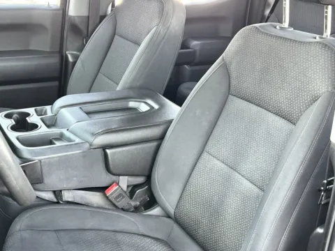 More photos of 2020 Chevrolet Silverado 1500 Custom Trail Boss at Noblesville Imports, IN