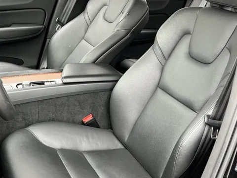 More photos of 2023 Volvo XC60 Plus Bright Theme at Noblesville Imports, IN