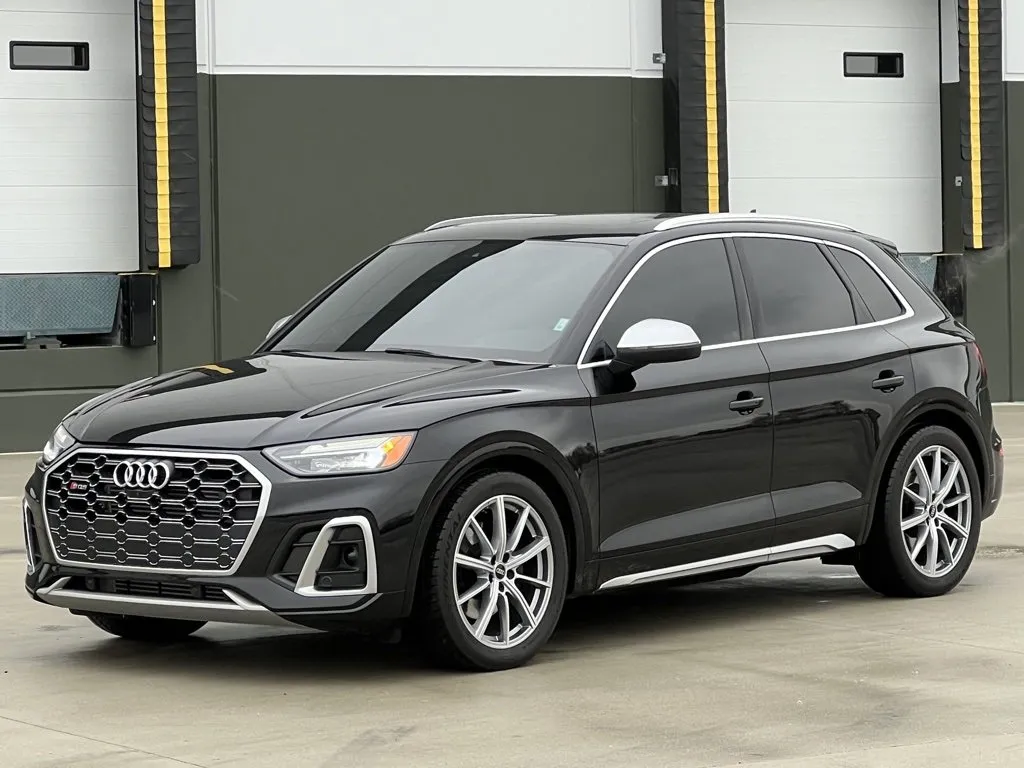 2022 Audi SQ5 Premium Plus's photo
