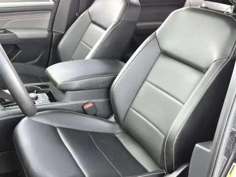 More photos of 2023 Volkswagen Atlas 3.6L V6 SEL at Noblesville Imports, IN