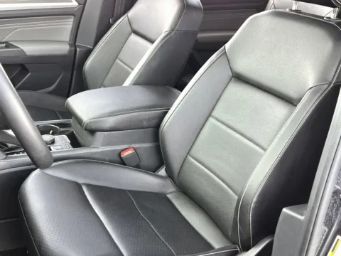 More photos of 2023 Volkswagen Atlas 3.6L V6 SEL at Noblesville Imports, IN