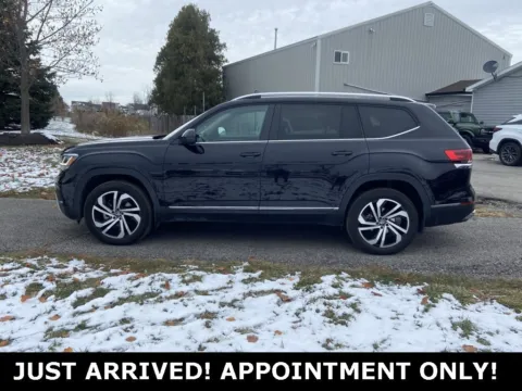 Photos of 2023 Volkswagen Atlas 3.6L V6 SEL for sale in Noblesville, IN at Noblesville Imports