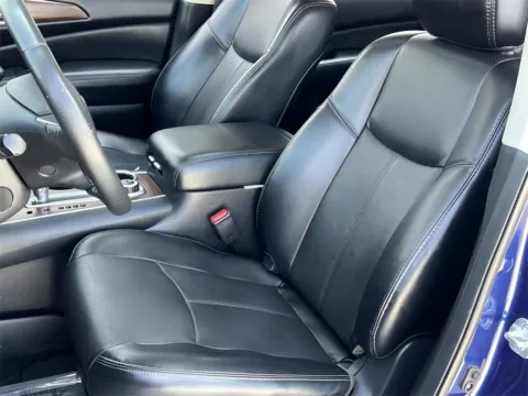 More photos of 2020 Nissan Pathfinder Platinum at Noblesville Imports, IN