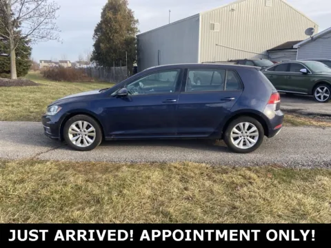 Photos of 2018 Volkswagen Golf SE for sale in Noblesville, IN at Noblesville Imports