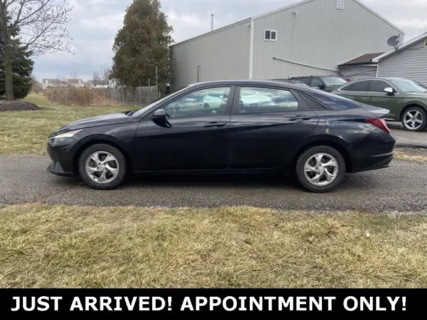 Photos of 2021 Hyundai Elantra SE for sale in Noblesville, IN at Noblesville Imports