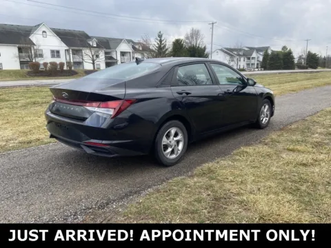 More photos of 2021 Hyundai Elantra SE at Noblesville Imports, IN