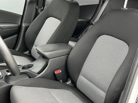 More photos of 2021 Hyundai Kona SEL at Noblesville Imports, IN