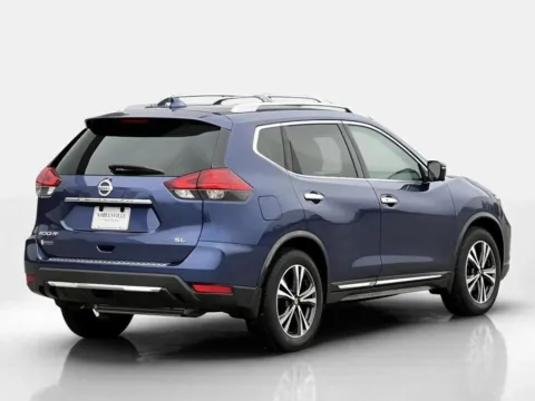 More photos of 2017 Nissan Rogue SL at Noblesville Imports, IN