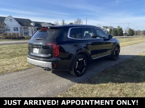 More photos of 2023 Kia Telluride S at Noblesville Imports, IN