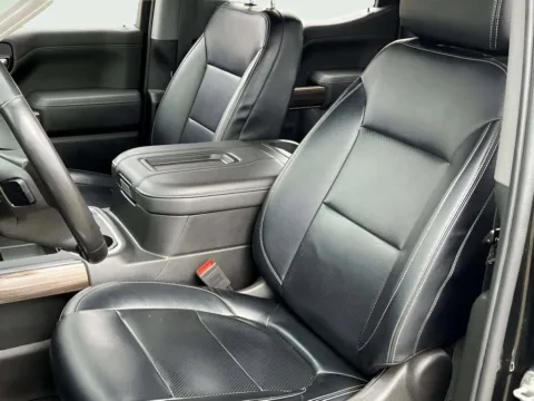 More photos of 2020 Chevrolet Silverado 1500 RST at Noblesville Imports, IN