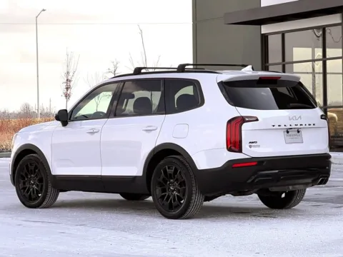 More photos of 2022 Kia Telluride SX at Noblesville Imports, IN