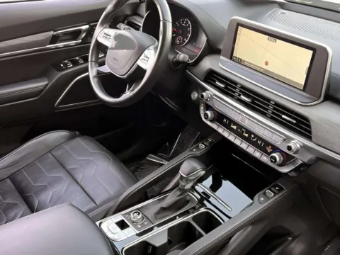 More photos of 2022 Kia Telluride SX at Noblesville Imports, IN