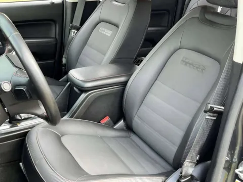 More photos of 2018 GMC Canyon 4WD All Terrain w/Cloth at Noblesville Imports, IN