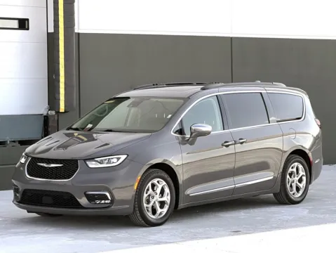 Gray 2022 Chrysler Pacifica Limited for sale in Noblesville, IN