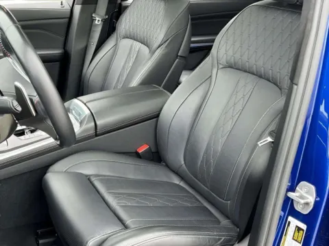 More photos of 2023 BMW X7 M60i at Noblesville Imports, IN