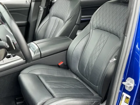 More photos of 2023 BMW X7 M60i at Noblesville Imports, IN