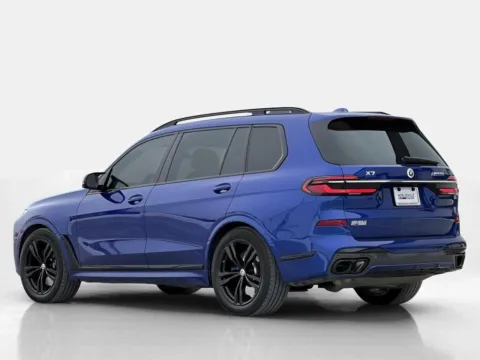 More photos of 2023 BMW X7 M60i at Noblesville Imports, IN