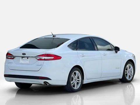 More photos of 2018 Ford Fusion Hybrid SE at Noblesville Imports, IN