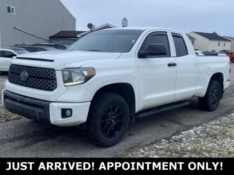 White 2019 Toyota Tundra SR5 for sale in Noblesville, IN