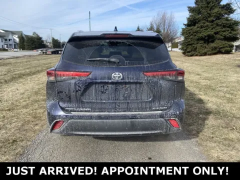 More photos of 2020 Toyota Highlander XLE at Noblesville Imports, IN
