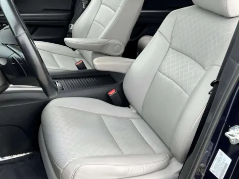 More photos of 2021 Honda Passport EX-L at Noblesville Imports, IN