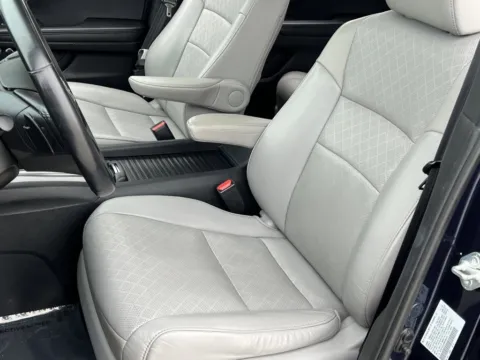 More photos of 2021 Honda Passport EX-L at Noblesville Imports, IN