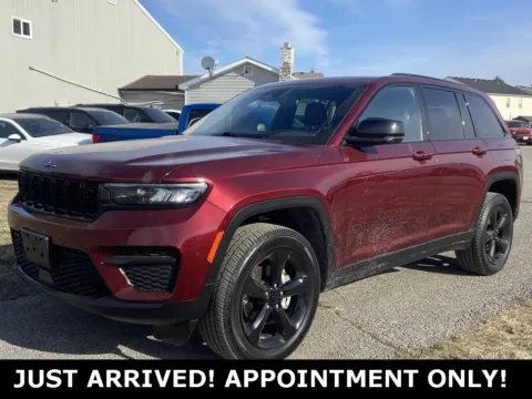 Red 2022 Jeep Grand Cherokee Altitude for sale in Noblesville, IN