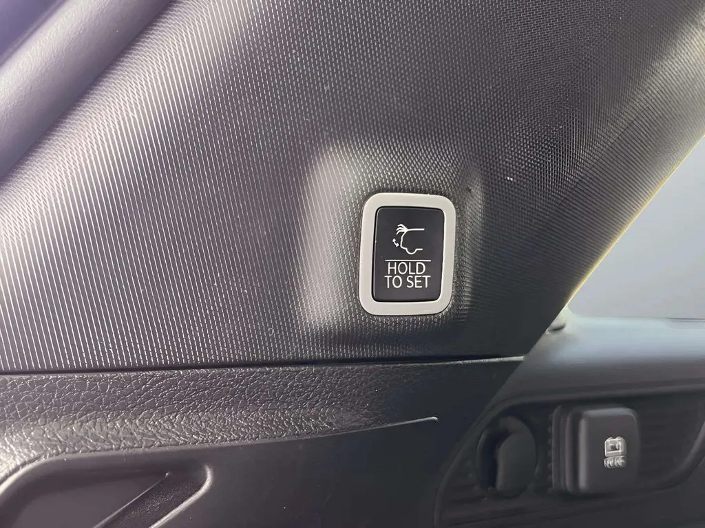 2022 Jeep Grand Cherokee Altitude - Photo 21