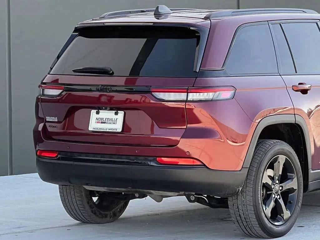 2022 Jeep Grand Cherokee Altitude - Photo 8