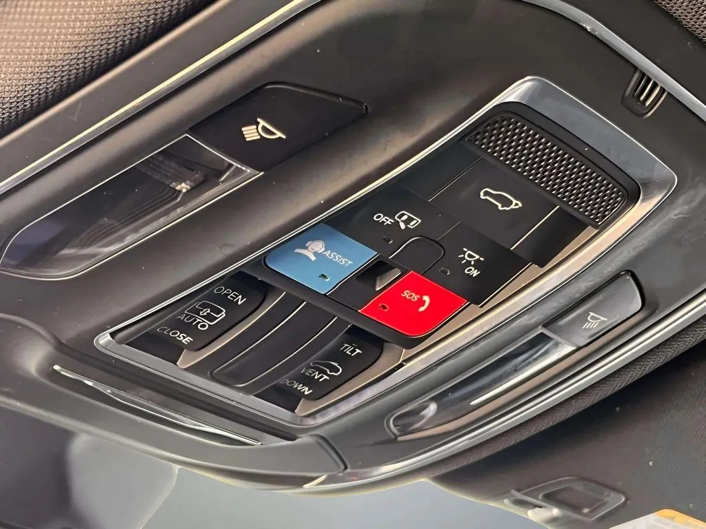 2022 Jeep Grand Cherokee Altitude - Photo 29