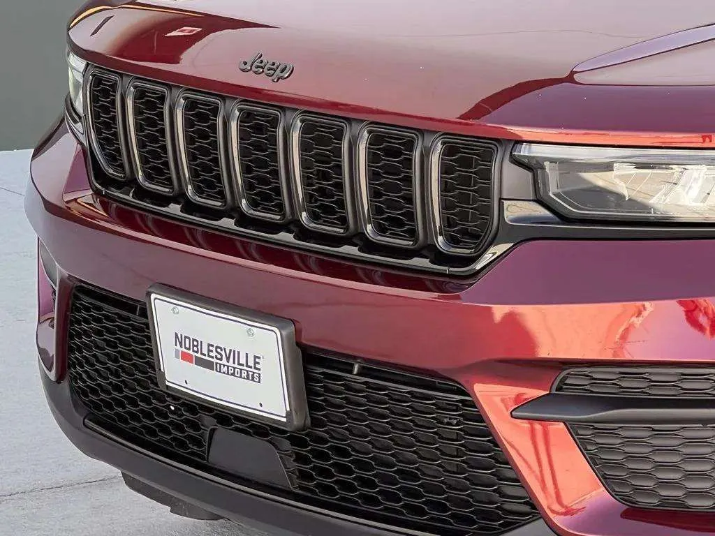 2022 Jeep Grand Cherokee Altitude - Photo 12