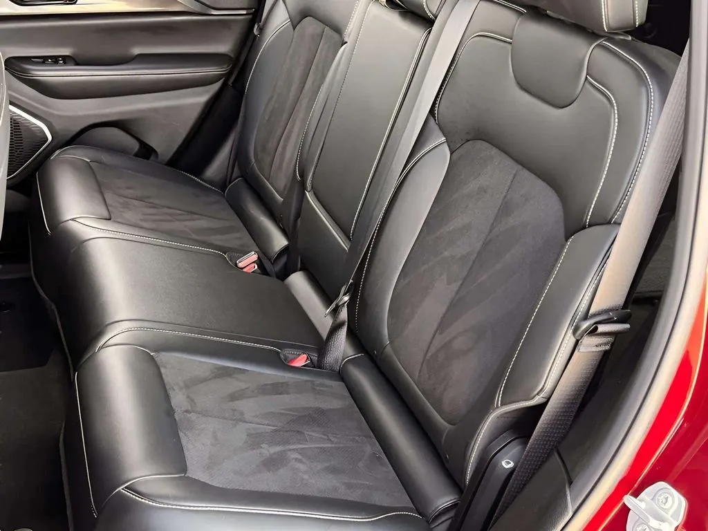 2022 Jeep Grand Cherokee Altitude - Photo 17
