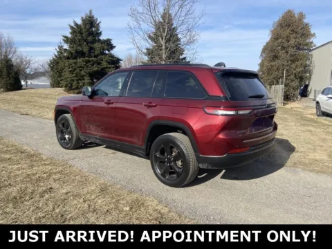 Another view of 2022 Jeep Grand Cherokee Altitude for sale in Noblesville, IN at Noblesville Imports