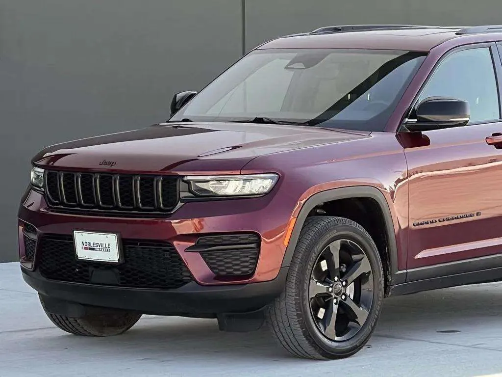 2022 Jeep Grand Cherokee Altitude - Photo 11