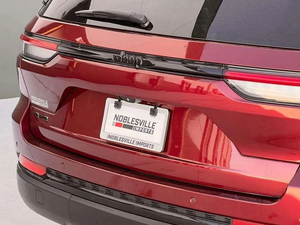 2022 Jeep Grand Cherokee Altitude - Photo 10