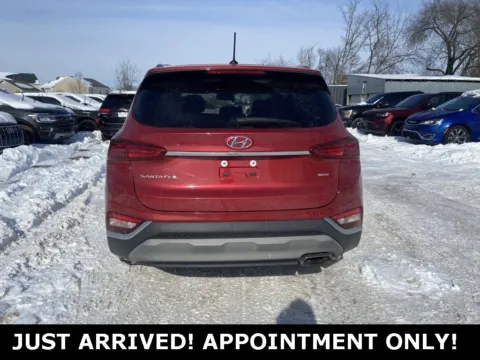 More photos of 2019 Hyundai Santa Fe SE at Noblesville Imports, IN