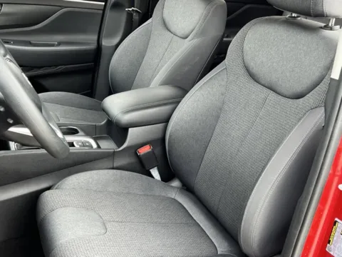 More photos of 2019 Hyundai Santa Fe SE at Noblesville Imports, IN