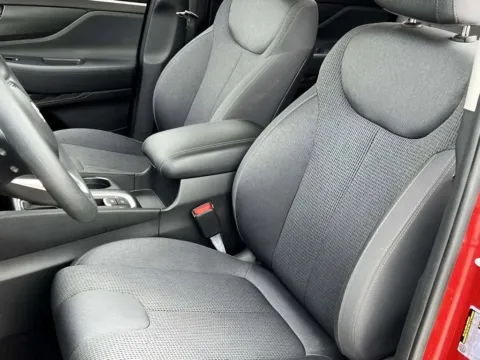 More photos of 2019 Hyundai Santa Fe SE at Noblesville Imports, IN