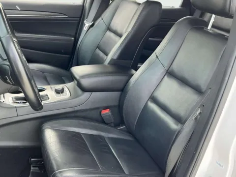 More photos of 2021 Jeep Grand Cherokee Limited at Noblesville Imports, IN